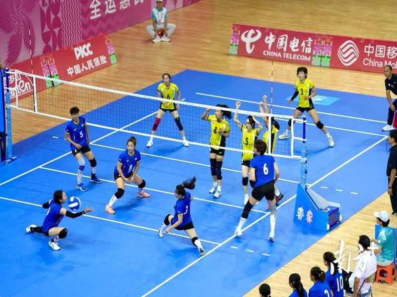 齐尔克泽晒在家看直播照片：我的天哪！！多古太牛了！